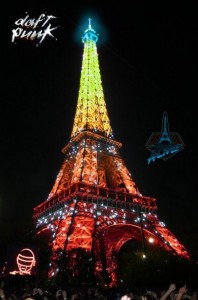 Tour Eiffel sous Daft Punkisation (c) Etienne Chaloin